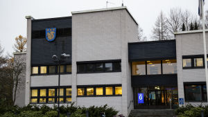 Grankulla är en rik stad - sett till invånarnas inkomster. bild på en byggnad