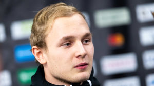 Kristian Vesalainen fanns i fredags på läktarplats då Jokerit spelade. Kristian Vesalainen fanns i lördags på läktarplats då Jokerit spelade.
