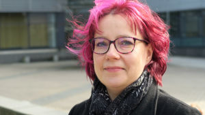 Tarja Sironen leder den forskargrupp som jobbar med att förhindra spridningen av viruset i Finland. Tarja Sironen, apulaisprofessori. Hgin yliopisto.