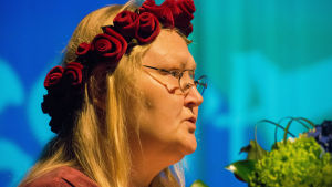 Tanssiva karhu -palkintoraadin puheenjohtaja Merja Virolainen Merja Virolainen