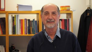 Emre Gönen är lektor vid Bigli-universitetet i Istanbul. Emre Gönen är lektor vid Bigli Universitetet i Istanbul.