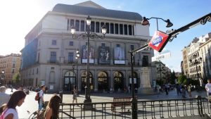 Madridin oopperatalo Teatro Real