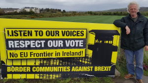 Liffordbon Frank Heron besöker Strabane så gott som varje dag. Liffordbon Frank Heron vid gränsen mellan republiken Irland och Nordirland.