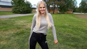 Finlandssvenska Jennifer Käld har nästan fem miljoner följare på Tiktok och får ibland frågor från artister om hon kunde göra videor till deras musik. Jennifer Käld.