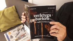 Jan-Gustav Björks magasin om faderskap består av praktiska verktyg på vägen. Jan-Gustav Björks bok om att vara far