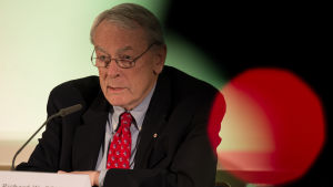 Dick Pound. Wadakommissionens ordförande Dick Pound presenterade den andra rapporten på torsdagens presskonferens.