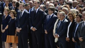 Också kungafamiljen och premiärministern deltog i minnesstunden i Barcelona. Terrorattacken i Barcelona.