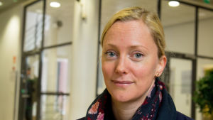 Annika Lumikari är resultatsområdeschef på Migrationsverkets rättsliga service. Annika Lumikari on Migrin Tulosaluepäällikkö
