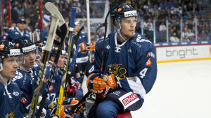 Mikko Lehtonen fick aldrig en rättivs chans att hävda sig i TPS ligalag. Mikko Lehtonen i Lejonen.