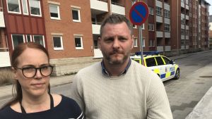 "De allra flesta invånare i socialt utsatta områden är ju våra vänner. Det är en förhållandevis liten grupp som ställer till stor skada i områdena", säger Sophia Willander och Tomas Stjernfeldt på Polisförbundet Syd. Poliserna Sophia Willander och Thomas Stjernfeldt.