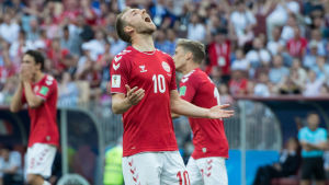 Christian Eriksen är den stora danska stjärnan. Christian Eriksen i landslagsuniform.
