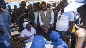 WHO har redan vaccinerat nästan 12 000 människor mot ebola i två drabbade provinser WHO har redan vaccinerat nästan 12 000 människor mot ebola i två drabbade provinser