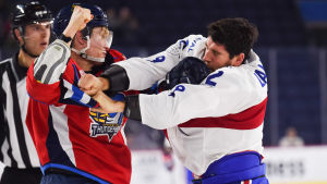 Sebastian Repo noterades för ett Gordie Howe-hattrick efter slagsmålet mot Maxim Lamarche. Sebastian Repo noterades för ett Gordie Howe-hattrick efter slagsmålet mot Maxim Lamarche.
