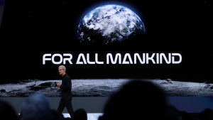 Apples vd Tim Cook talade under en konferens den 3 juni 2019. Apple är känt för sina storslagna presentationer av ny teknologi och sina trogna användare, men nu växer kritiken mot företaget också i hemlandet USA. Apples vd Tim Cook.