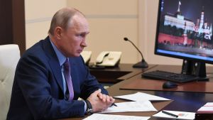 President Putin klandrar instanser för dålig information Vladimir Putin klandrar instanser för dieselutsläpp