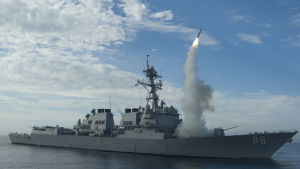 Arkivbild, USA:s marin skjuter iväg en Tomahawk-missil under en övning år 2010. USA:s marin skjuter iväg Tomahawk missil 2010.