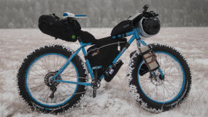 Exempel på hur man kan packa sin cykel för bikepacking. En fullastad så kallad fat bike.