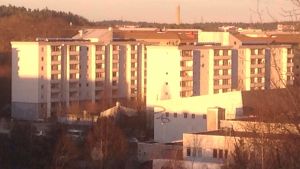 En miljon bostäder byggdes på tio år under 1965-1975. Botkyrka i Stockholm är en miljonprogramskommun. Botkyrka kommun i Sverige.