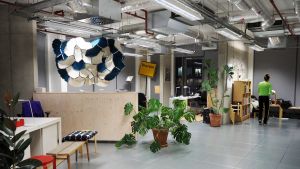 På Finlands institut i London arbetar man mycket med att bygga broar genom kultur och konst. Finlands institut i London