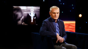 Historikern och folkbildaren Henrik Meinander fascineras inte enbart av gångna tider, även nuet är fascinerande för honom. Henrik Meinander, Yle, 18.09.2020