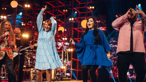 Jakson musiikiesityksistä vastaavat tähtiartistit Jarkko Ahola, Irina, Diandra ja Kasmir. Elämäni Biisi -potpurissa esiintyvä Jarkko Ahola, Irina, Diandra ja Kasmir.
