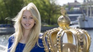 Johanna Lejon har inte bara ett coolt namn, hon hänger även på de coolaste festerna Johanna Lejon är hovreporter på Svensk Damtidning och var med på prins Carl-Philips bröllop.