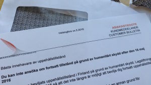 Det humanitära uppehållstillståndet dras in 2016. Migrationsverkets brev till personer som beviljats uppehållstillstånd med humanitärt skydd som grund. Brevet berättar att lagen har förändrats den 16 maj 2016 och att de inte längre kan ansöka om förlängt uppehållstillstånd med samma grund.