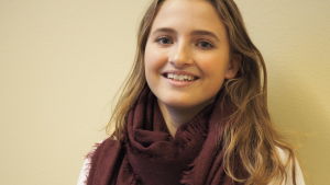 Cecilia Dahlberg undrar hur det av alla hundratals miljoner kandidater är just de här två som nu kämpar om presidentposten eftersom de båda är så hatade bland motståndarna. Fanns det ingen bättre? Hon undrar också över homosexuellas rättigheter under respektive president. Hon tycker att alla måste få ha samma rättigheter. Cecilia Dahlberg från norsen nionde klass