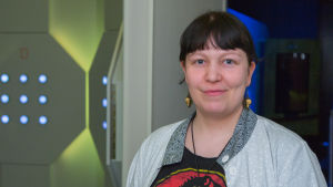 Elina Häivälä stortrivs med sitt jobb som inspiratör. Elina Häivälä esittelykuvassa, Heurekassa.