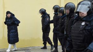 Rysk polis bevakade platser i centrum av Moskva där de befarade demonstrationer 2.4.2017