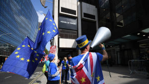 EU-förespråkare demonstrerade utanför ett av Labours kontor i centrala London den 30 april. EU-förespråkare demonstrerade utanför ett av Labours kontor i centrala London den 30 april.