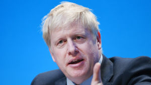 Boris Johnson är favorit till att bli Storbritanniens premiärminister. Närbild av Boris Johnson. Bilden är tagen i Birmingham den 22 juni 2019.