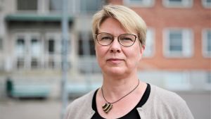 – Ventilationen i Finland är bra, säger Sari Hildén som är förvaltningschef för byggd egendom vid Helsingfors stad. Sari Hildén, som är förvaltningschef för byggd egendom vid Helsingfors stad.