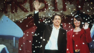 Vinnande vinkning i Love Actually - en sällsynt lyckad julfilm. På bilden syns Hugh Grant och Martine McCutcheon i sina roller i filmen Love Actually.
