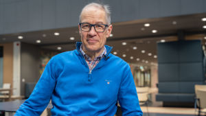 Mikael Fogelholm tycker det är bra att man hänvisar de sjuka till de allmänna kostråden. Mikael Fogelholm