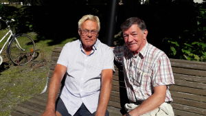 Att få lägga armen runt storebrors axlar. Roland Backman och Sture Borgar. Roland Backman och Sture Borgar.