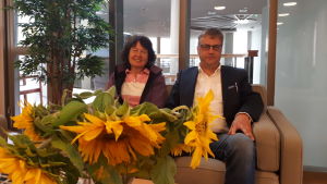 Rektor Ann-Helen Mäkelä vid Överesse skola och utbildningsdirektör i Pedersöre Rolf Sundqvist. Rektor Ann-Helen Mäkelä vid Överesse skola och utbildningsdirektör Rolf Sundqvist
