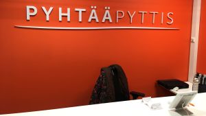 I Pyttis pågår permitteringarna i högst 90 dagar. Pyhtään uuden kunnanviraston asiointipiste