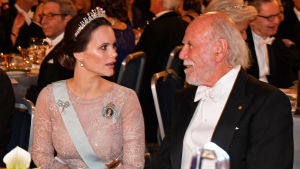 Prinsessan Sofia och Barry C. Barish Prinsessan Sofia och Barry C. Barish pratar med varandra.