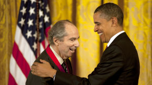 Philip Roth utdelades National Medal of Arts av president Barack Obama i Vita huset 2.3.2011. Philip Roth utdelades National Medal of Arts i Vita huset 2.3.2011.