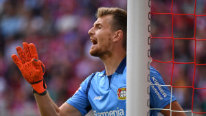 Lukas Hradecky har haft en jobbig start på sin sejour i Leverkusen. Lukas Hradecky har haft en svår start på sin sejour i Leverkusen.