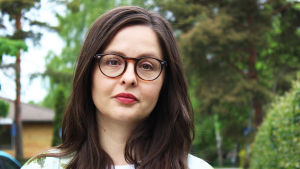 Inka Silvennoinen vet hur spelberoende resonerar och känner sig. Peluuris enhetschef Inka Silvennoinen ser in i kameran.