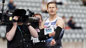 Oskari Mörö var på hugget i Lahtis. Oskari Mörö blickar mot resultattavlan efter säsongspremiären i Lahtis 2020.