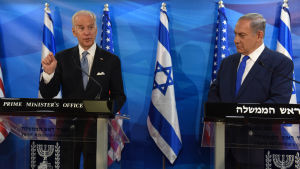 Relationerna mellan USA och Israel var ansträngda under president Barack Obamas styre. Joe Biden var då ofta tvungen att medla mellan Obama och premiärminister Benjamin Netanyahu som konsekvent har stött republikanerna i USA. Relationerna mellan USA och Israel var ansträngda under president Barack Obamas styre. Joe Biden var då ofta tvungen att medla mellan Obama och Israels premiärminister Benjamin Netanyahu som konsekvent har stött republikanerna i USA.