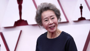 Vinnande mormor. Yuh-Jung Youn vann nyligen en Oscar för bästa biroll i filmen Minari (Finlandspremiär 7.5.2021). Youn Yuh-jung.