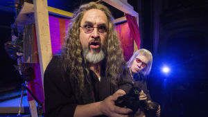 Broder Laurence (Kristo Salminen) och broder John (Heikki Pitkänen). Foto från Julia & Romeo på Nationalteatern.