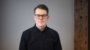 Oliver Back säger att kåren förstår att nedskärningar måste göras, men att utvecklingen ändå är oroväckande. Oliver Back, fullmäktigeordförande