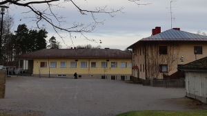 I Ingås budgetförslag för 2020 finns 2,5 miljoner euro reserverat för ett nybygge av Kyrkfjärdens skola i Ingå kyrkby. Allt som allt räknar kommunen med att skolan kostar över 9 miljoner euro. Kyrkfjärdens skola i Ingå.