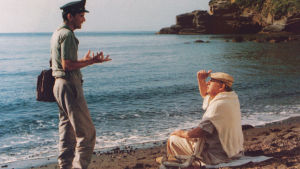 Il postino - posteljooni. Kuva: Future Film Ltd. / Yle Kuvapalvelu Massimo Troisi ja Philippe Noiret elokuvassa Il Postino - Posteljooni