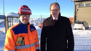 Olli-Pekka Nissinen och kommundirektör Petri Kauppinen Talvivaaras informationschef Olli-Pekka Nissinen och Sotkamos kommundirektör Petri Kauppinen